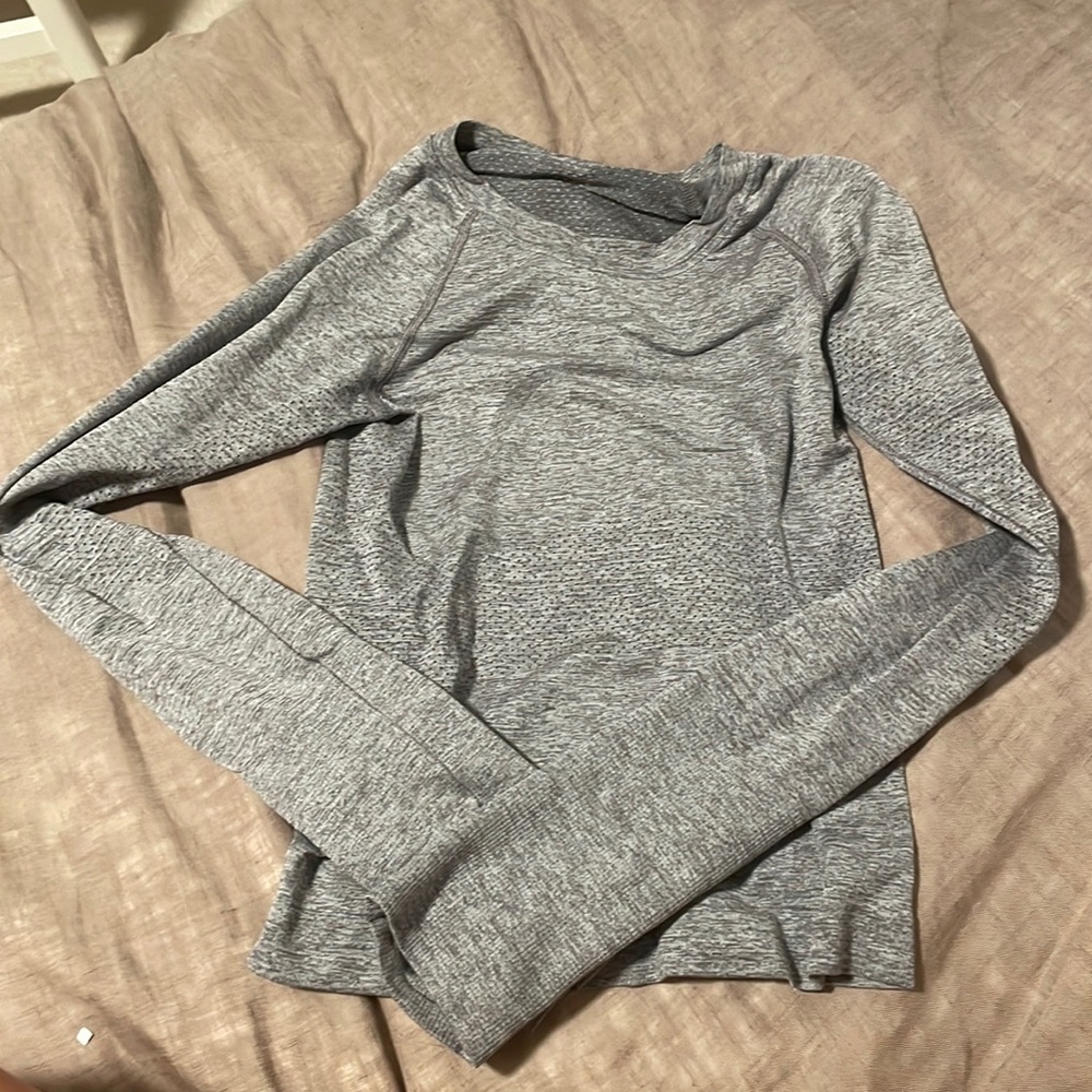 Lululemon thermal long sleeve grey